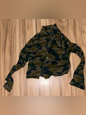 H&M Divided Camouflage Shirt Jacket - Green & Black